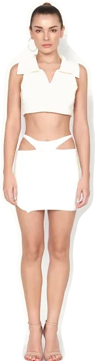 A model wearing the Mini Chic Set in snow.